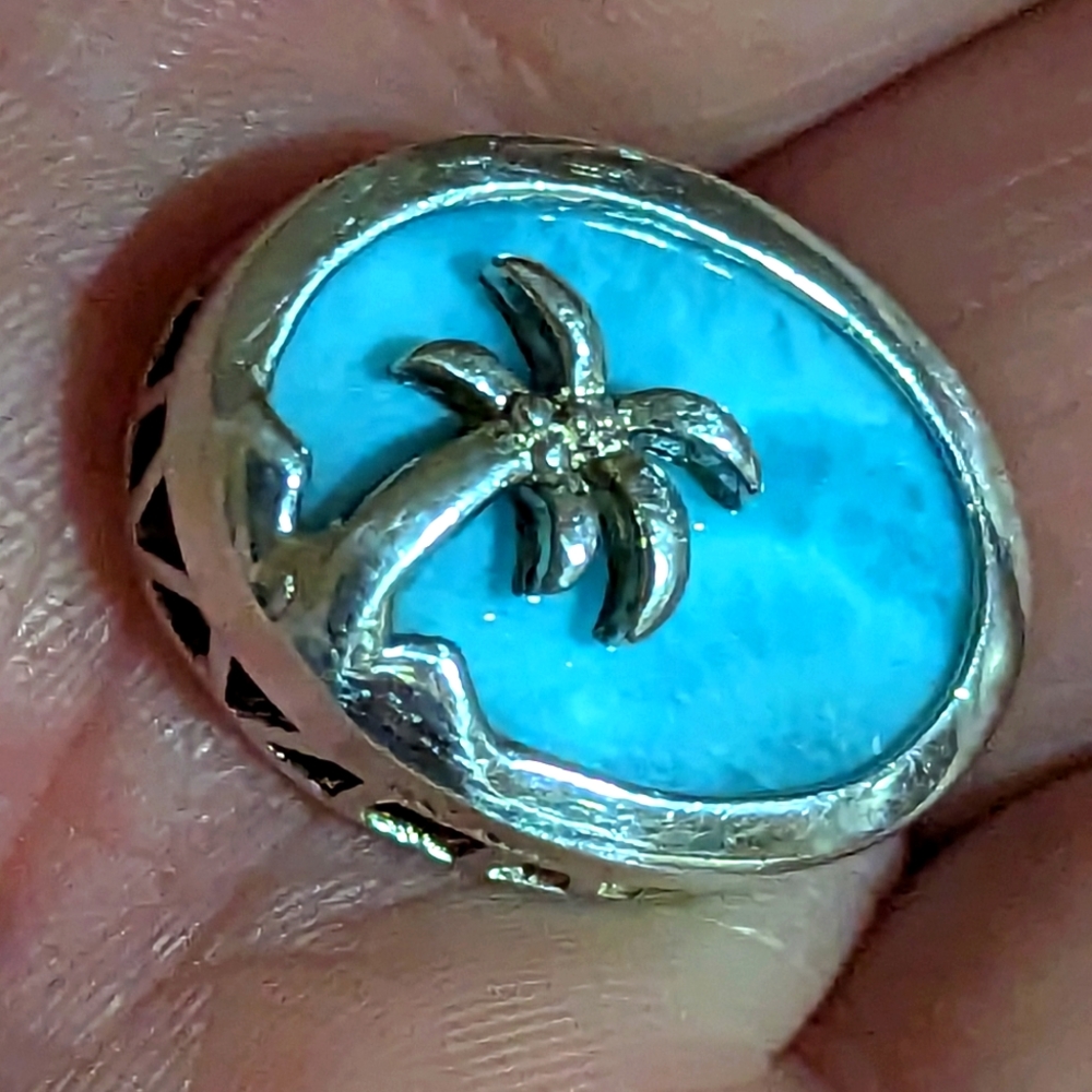 Marahlago Larimar pendant